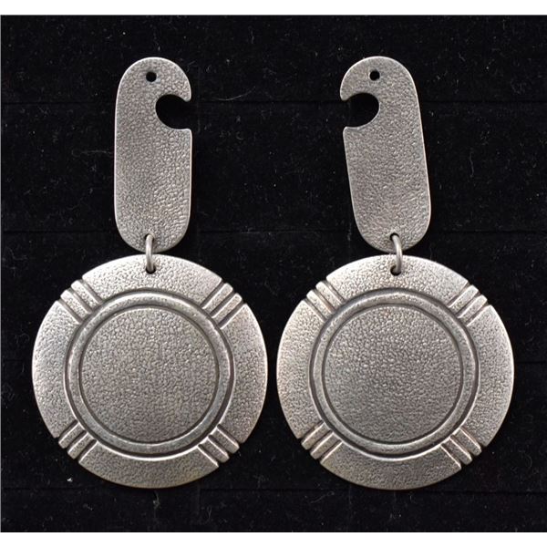NAVAJO INDAIN SILVER EARRINGS SIGNED P
