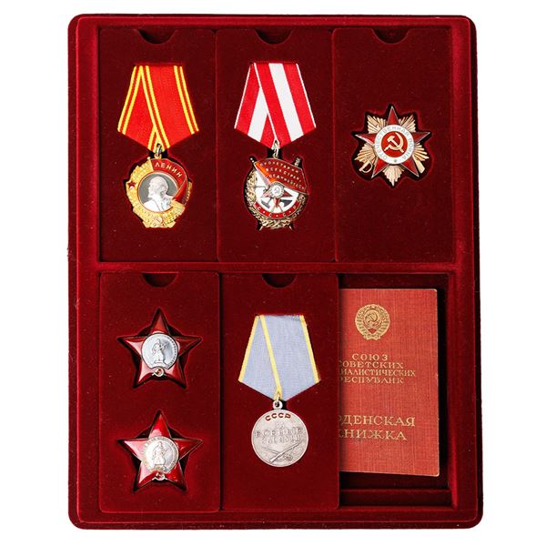 Collection of 5 Orders and 1 Medal in the Box