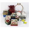 Image 1 : LARGE LOT OF CHRISTMAS ORNAMENTS