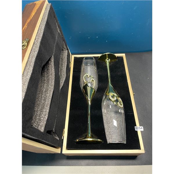 Lot of 1 Set of Handmade Champagne Glasses - "Mr and Mrs"