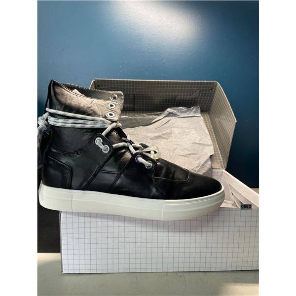 Lot of 1 Pair of J75 Men's Stryder Oversized High-Top Sneakers - black - Size 13