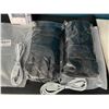 Image 2 : Lot of 2 Pairs of Heated Gloves & 1 High-Power 10,000mAh Powerbank