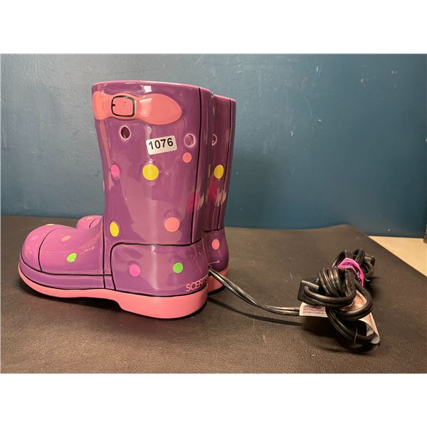 Lot of 1 Scentsy Gumboot Warmer - Used