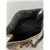 Image 5 : Gucci Purse w/ Dust Protector Bag. Shows Some Wear