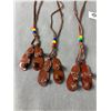 Image 2 : 5 Hand Crafted Geanuine Leather Pairs Sandles Necklaces