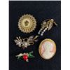 Image 1 : 5 Lovely Vintage Brooches