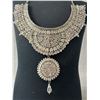 Image 2 : Large Rhinestones Collar Necklace, Adjustible Length