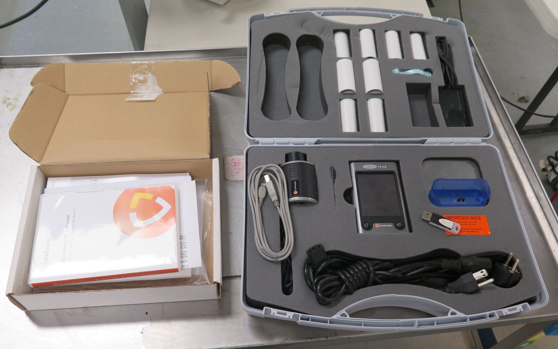 CareFusion Micro Loop Spirometer Kit w/ Instructions in Hard Case