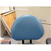 Image 2 : Rolling Adjustable Office Armchair w/ Footrest