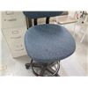 Image 2 : Rolling Adjustable Office Chair w/ Footrest