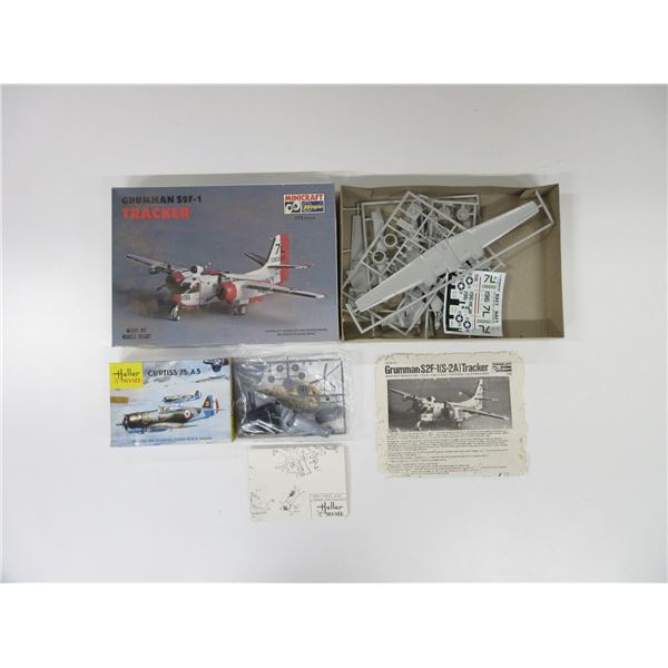 ASSORTED U.S. NAVY AIRPLANE MODEL LOT