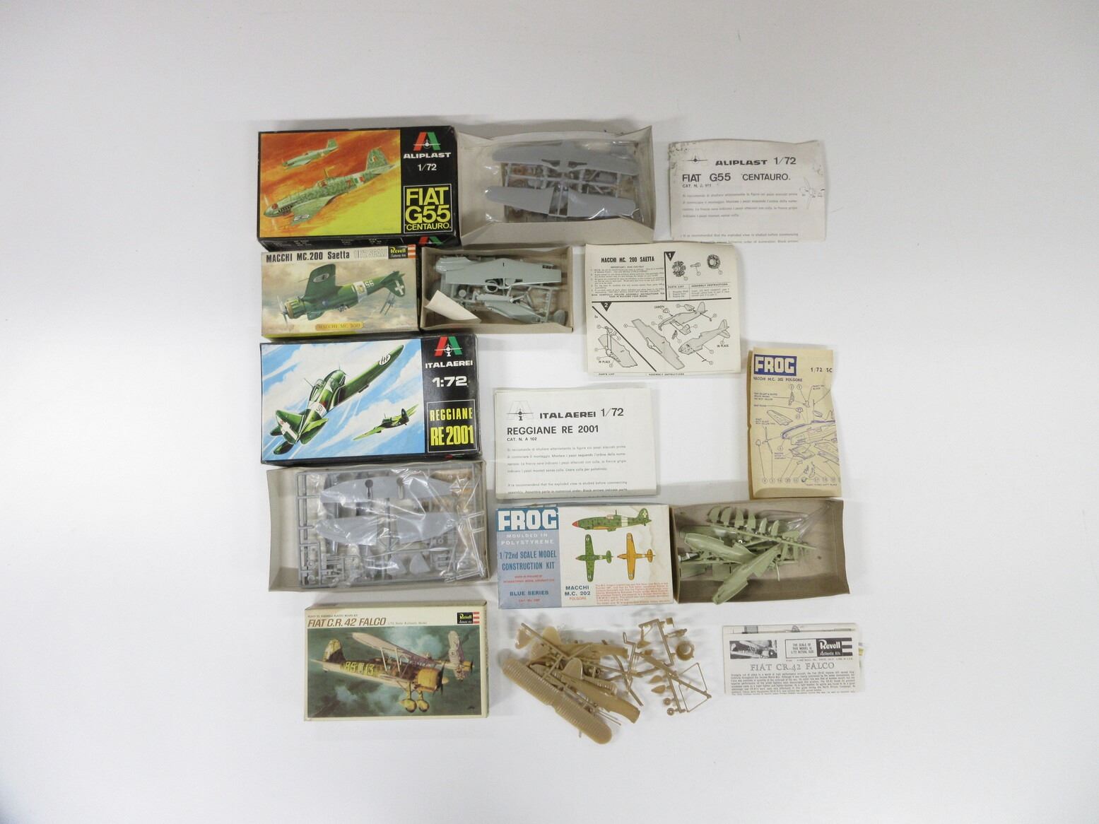 ASSORTED ITALIAN AIRPLANE MODEL KIT LOT