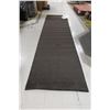 Image 1 : TAPIS 4'x14'