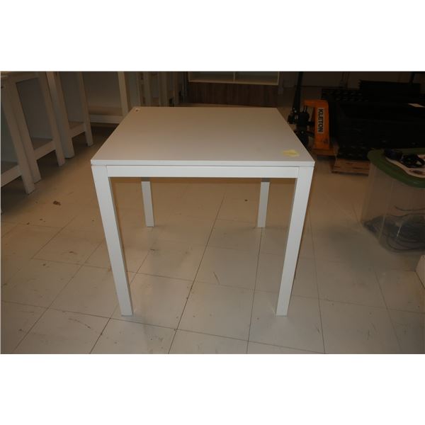 TABLE EN MÉLAMINE 30 x30 x30 