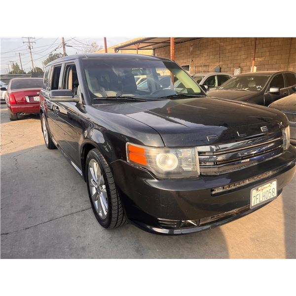 2011 Ford Flex Platinum - CLEAN/ 122,142 Mi
