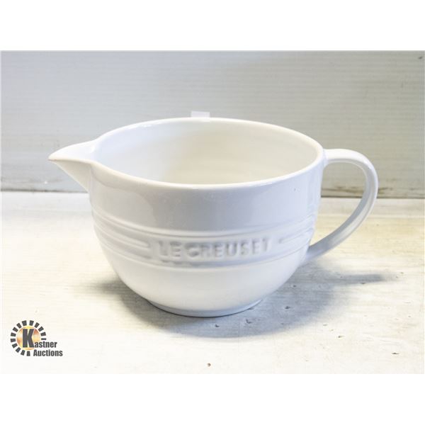 LE CREUSET POURING BOWL WHITE