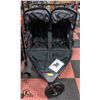 Image 1 : NEW BLACK B.O.B. REVOLUTION FLEX DUALLIE STROLLER