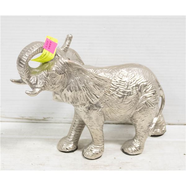 METAL ELEPHANT COLLECTOR SHOWPIECE