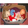 Image 2 : LARGE BOX FULL OF VINTAGE DOLLS AND OTHER DOLLS