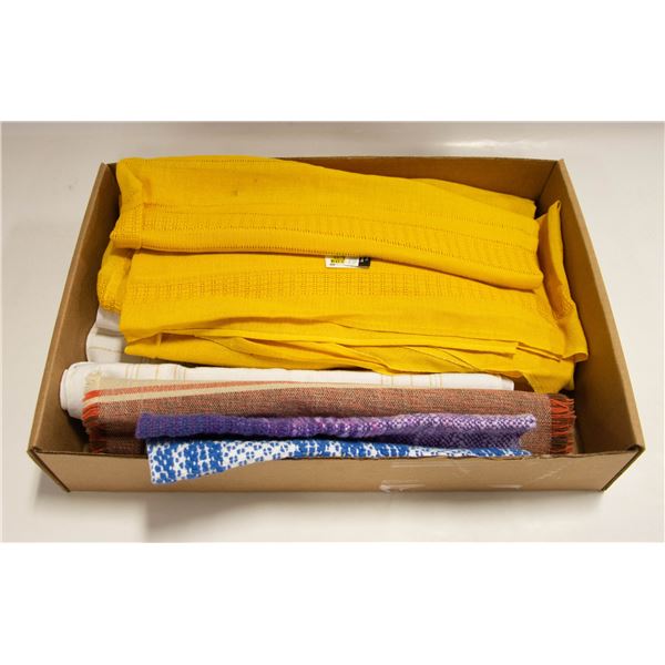 LARGE TABLE CLOTH & RUNNERS