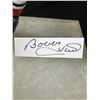 Image 2 : BOBBY HULL SIGNED FIGURE