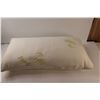 Image 4 : 19x36" Shredded Memory Foam Bamboo Pillow