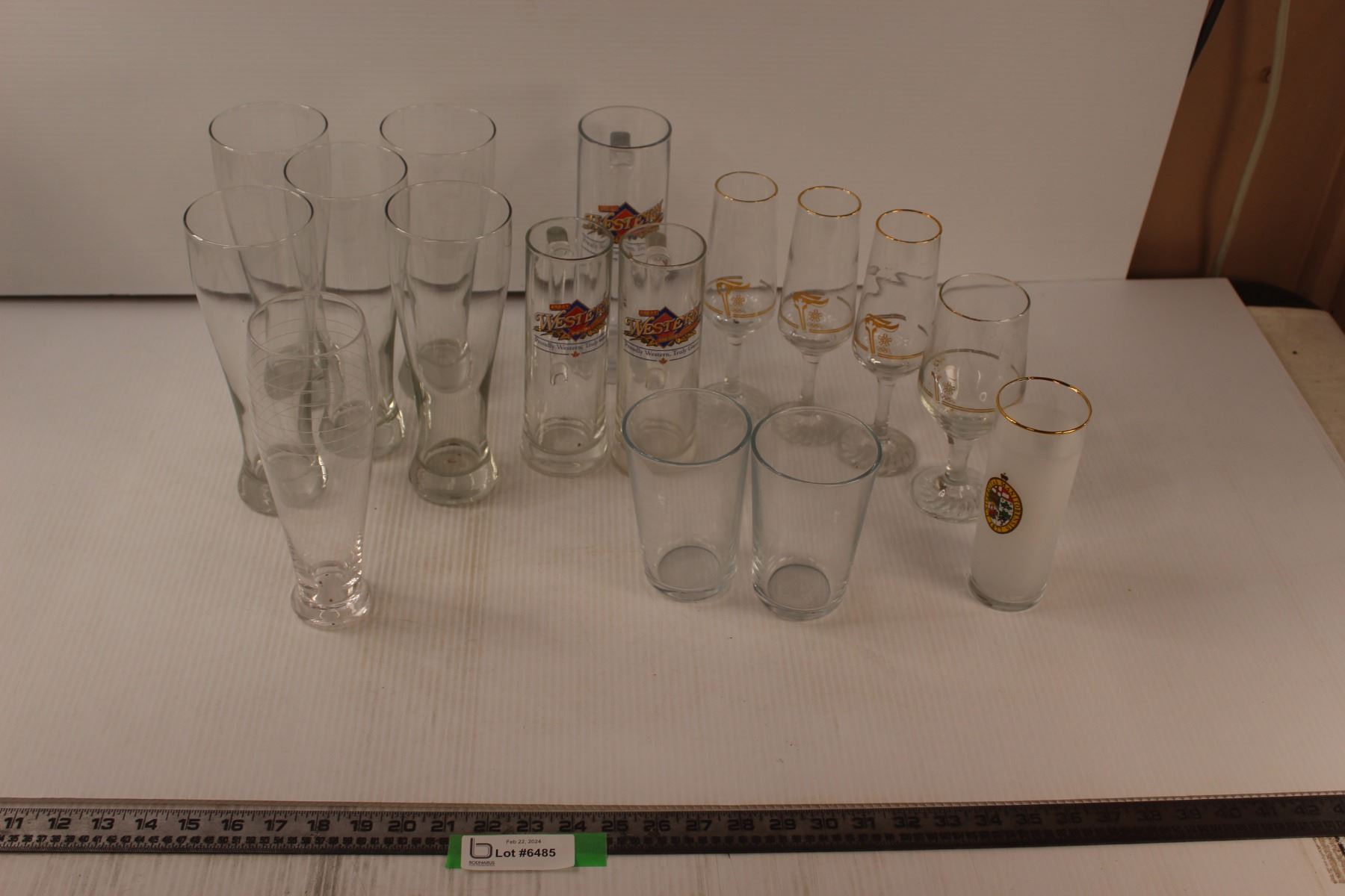 (32) 1988 Olympic Glassware (20- Flutes and 12-Sherry Glasses Not all ... Olympic glassware