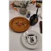 Image 5 : (3) Decorative Plates, Vase with Artifical Flowers, Misc.