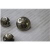 Image 2 : (5) Vintage Military Buttons - Gaunt London