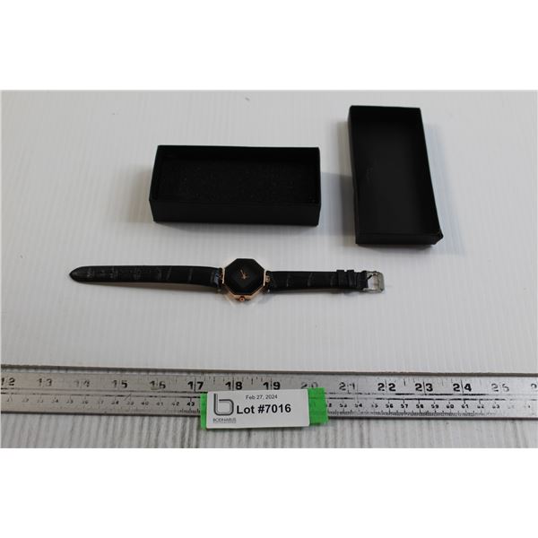 Quartz Women's Fashion Watch - Works