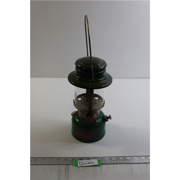 Coleman 335 02/76 Lantern