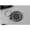 Image 2 : (6) Pocket Knives & Compass