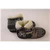 Image 2 : Knitted Rubber Sole Slippers, Sherpa Lined (size Med. 7-8), Cool Stream Can Cooler (Missing Pull Tab