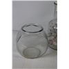 Image 5 : (3) Clear Glass Pitchers & Goldfish Bowl