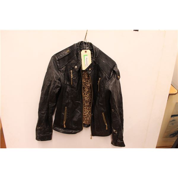 *Suzy Shier Faux Leather Jacket - Size Medium