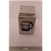 Image 1 : Chefman Easy-Fill 1.7L Electric Kettle - New in Box