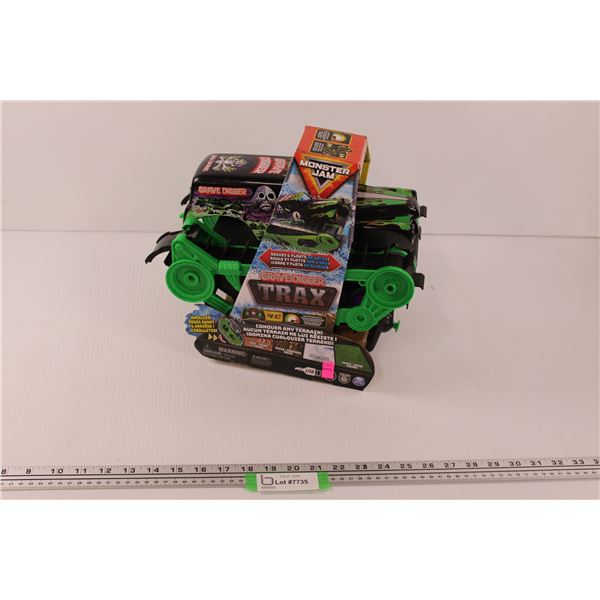 Monster Jam Tracked Grave Digger High Performance RC - New in Package