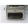 Image 2 : Underwood Typewriter
