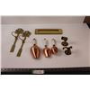 Image 1 : Brass Door Mail Slot, Door Stop, Coat Hanger, Candle Holders & (3) Copper Scoops