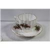 Image 3 : Royal Albert Tea Cup & Saucer - Windsor Tea Cup & Saucer - Royal Dalton Tea Cup & Saucer - Glass Vas