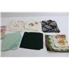 Image 2 : (26) Vintage Hankies