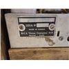 Image 5 : Vintage RCA Victor Radio