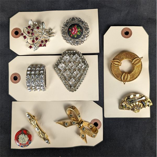 Lot of Various Vintage Brooches & Scarf Clip