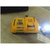Image 10 : 2 DeWalt 20V Drills 1/2" Drive ; DCD997C + DCD791 - 2 Batteries, Charger, Soft Case