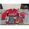 Image 1 : Washington Capitals Jersey Sz Sm + Pendant, 3 Books ; Football Pro, Superstar Album, 