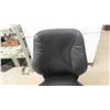 Image 2 : Office Chair - Swivel