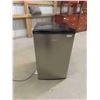 Image 1 : Chef Bar Fridge Stainless Steel 19.5" x 21" x 33" 