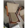 Image 8 : 5 Dining Room Chairs - 1 Captain