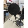 Image 3 : Moana Microphone with Stand - untested