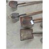 Image 3 : 4 Yard Hand Tools ; 2 Spades, 2 Shovels